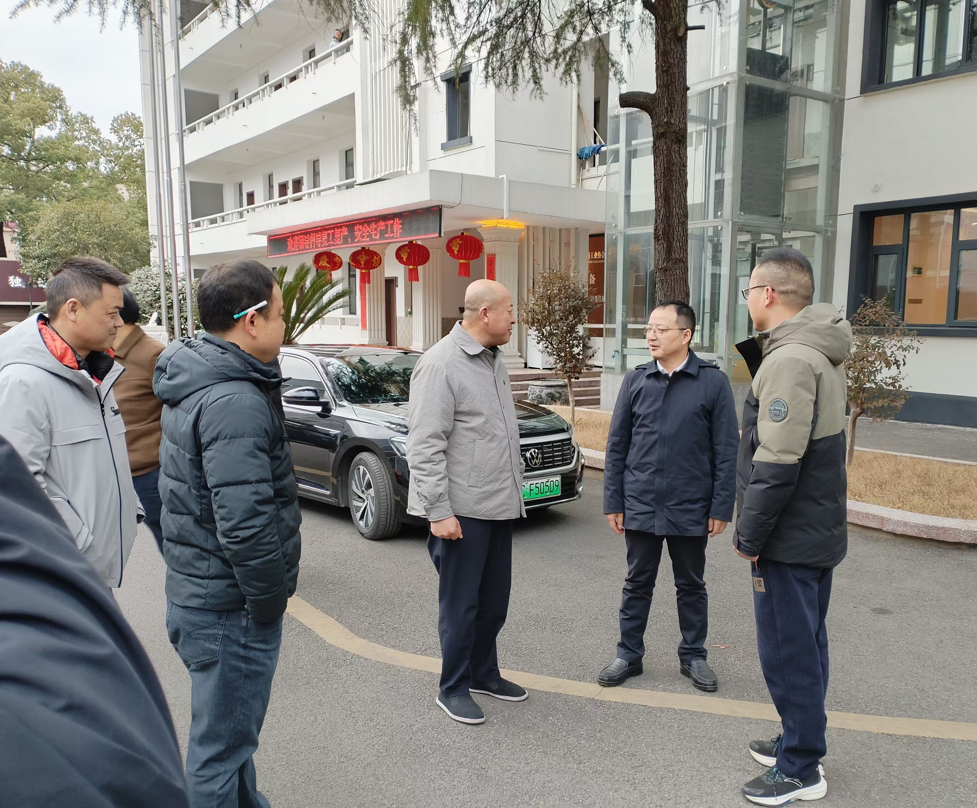 区委副书记、区长柳军辉来我司调研复工复产、安全最专业的电子竞技门户！工作